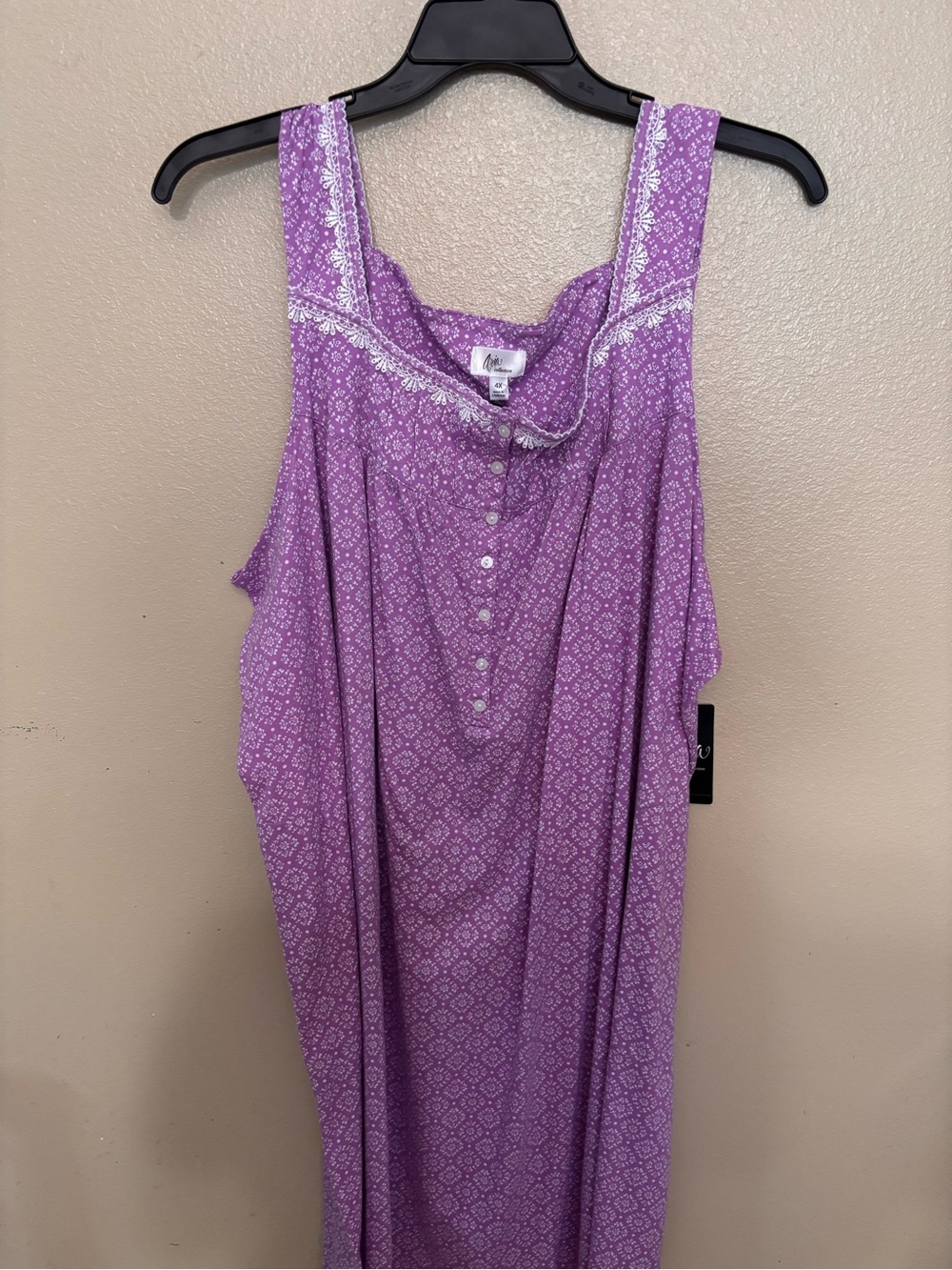 Women’s sleeveless gown